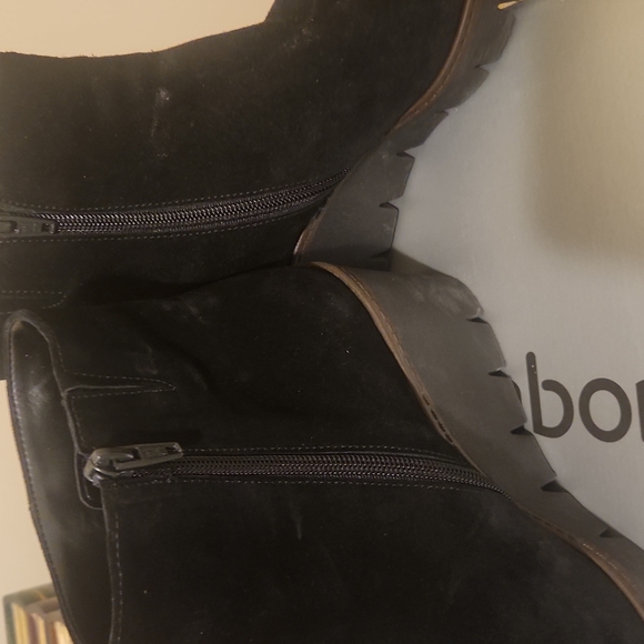 Black suede low boots. Great grip soles. - Picture 5 of 5